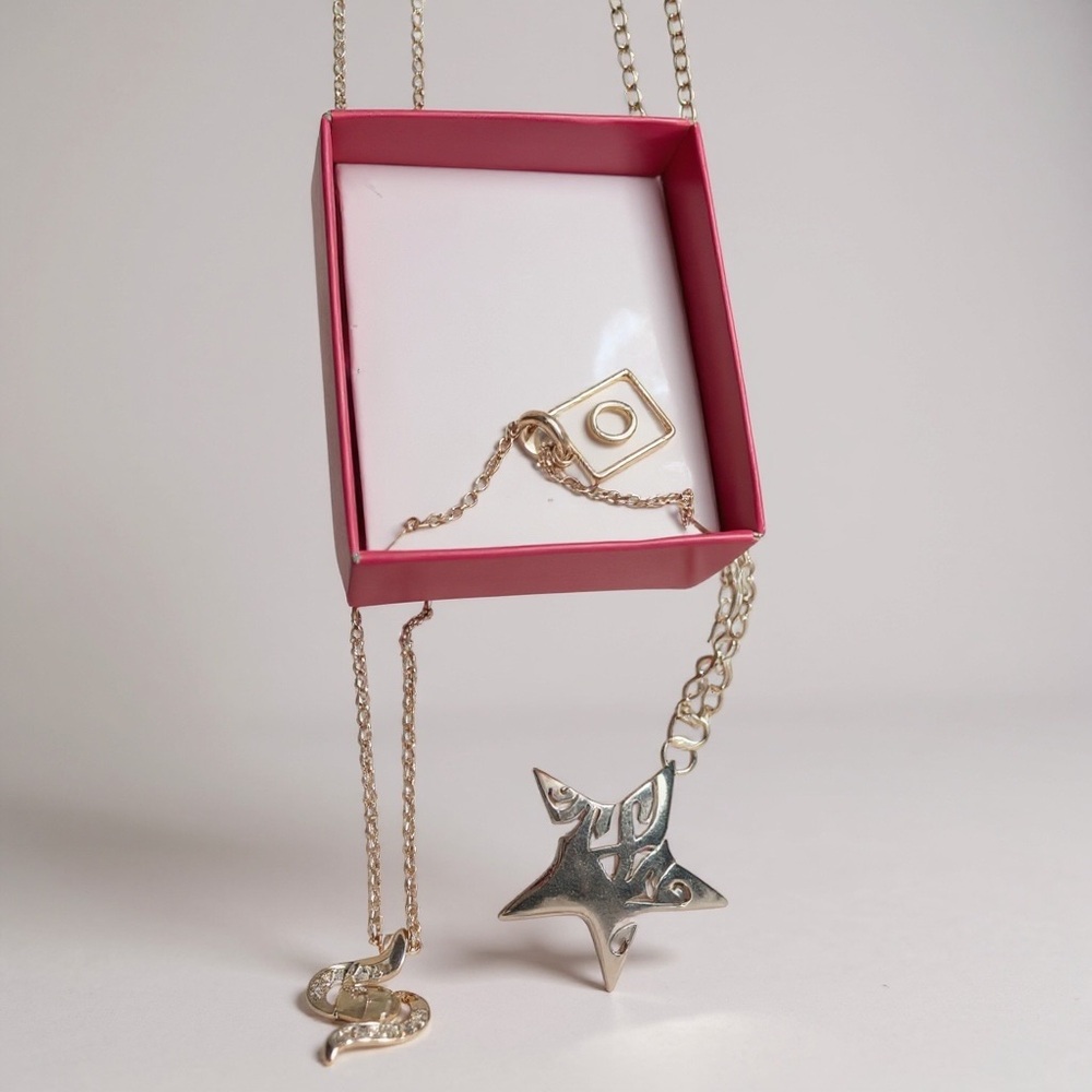🔥Avon lot Star O  Pendant Necklaces New